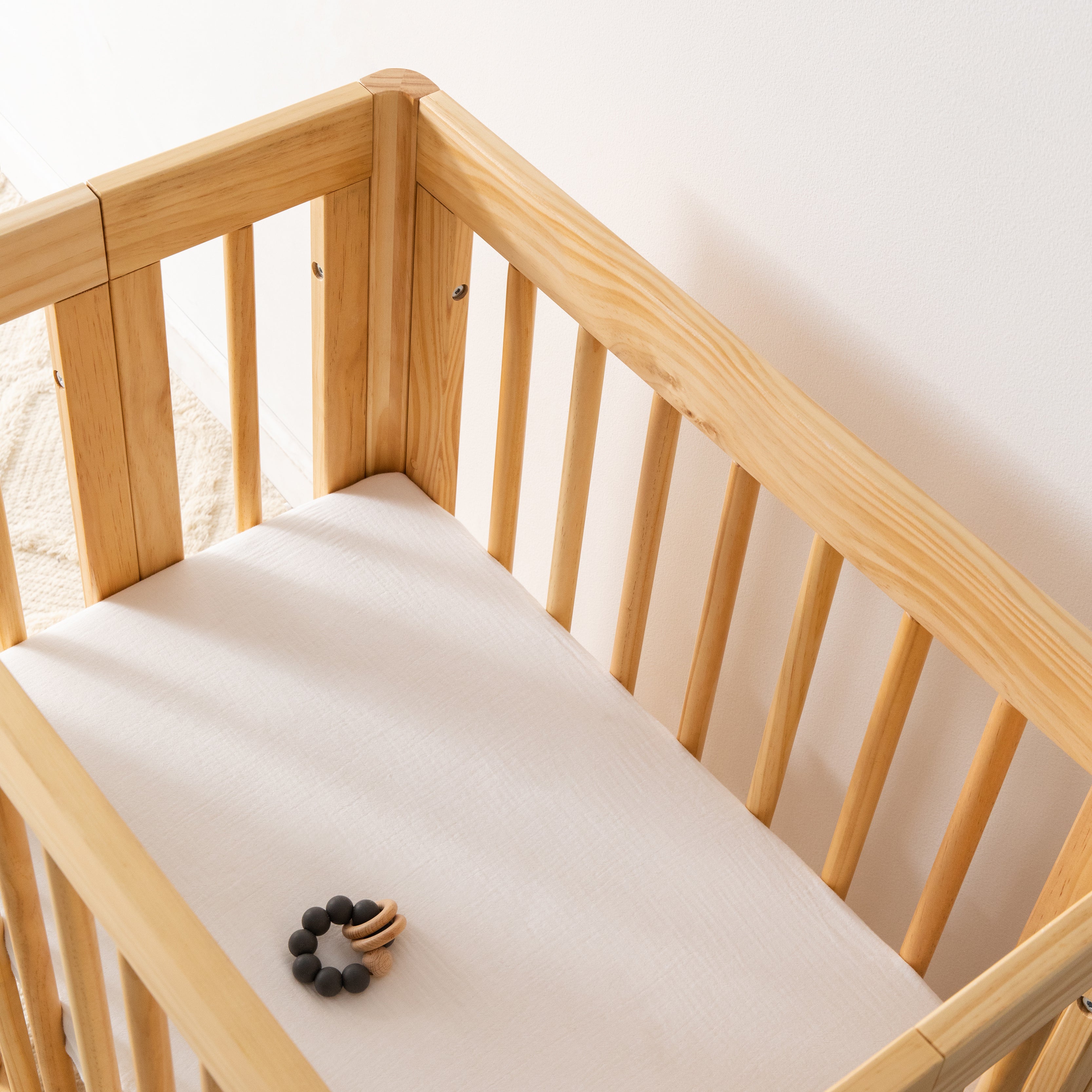 All-Stages Bassinet Sheet in GOTS Certified Organic Muslin Cotton in White