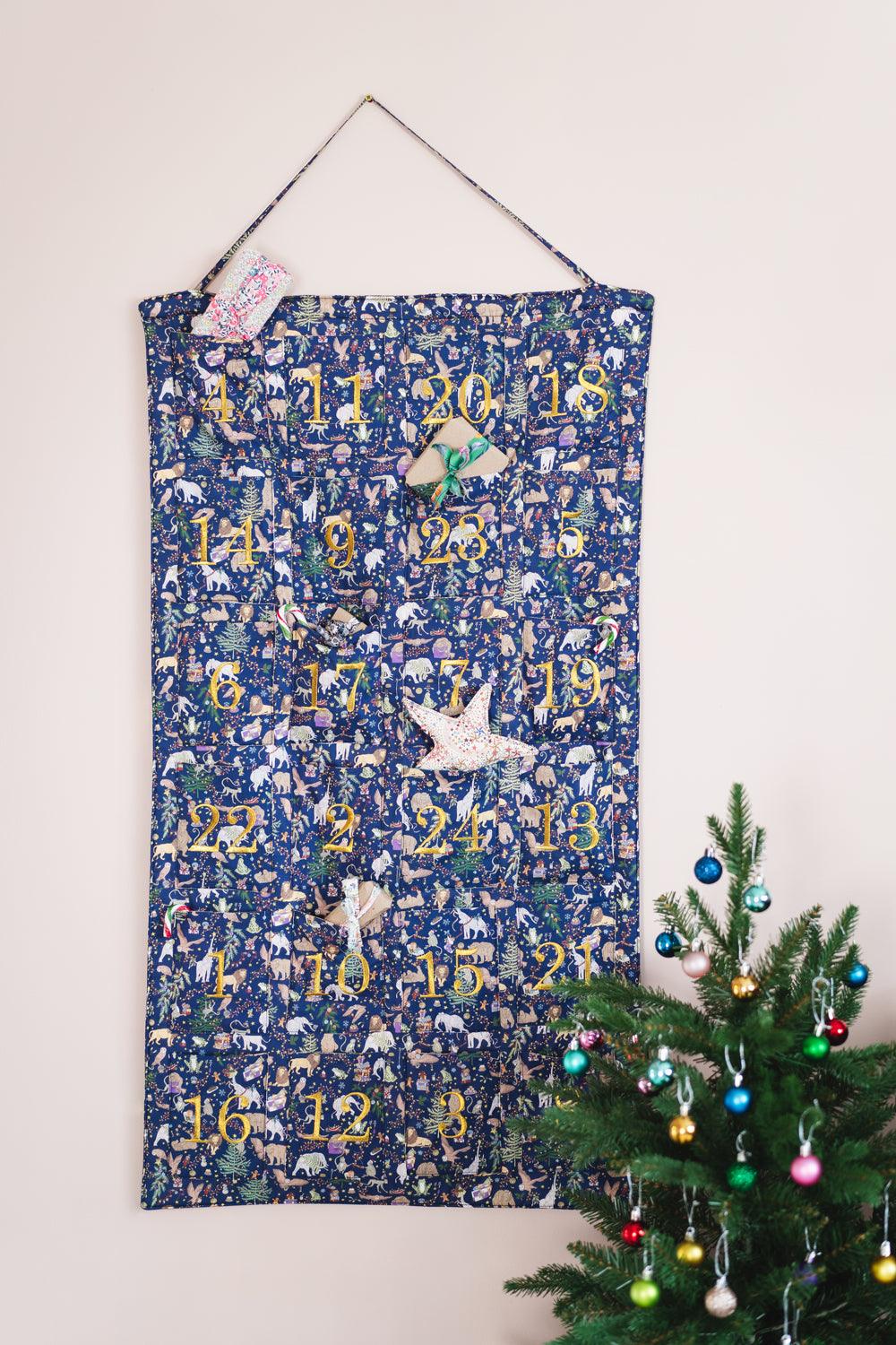 シルクスクリーン A y Christmas Eve 3/100 Coco & Wolf Reusable Advent Calendar made with Liberty Fabric