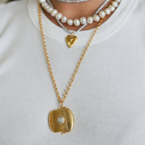 Ribbed Vesta Case Necklace