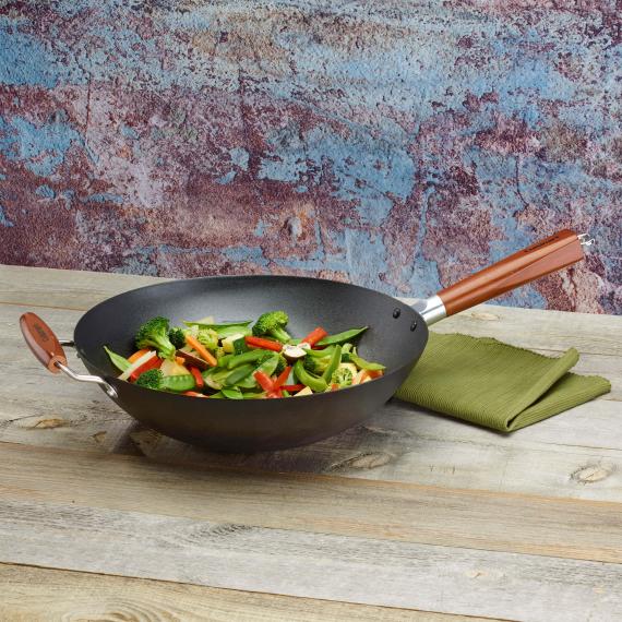 14" Pre-Seasoned Wok with Helper Handle in Black