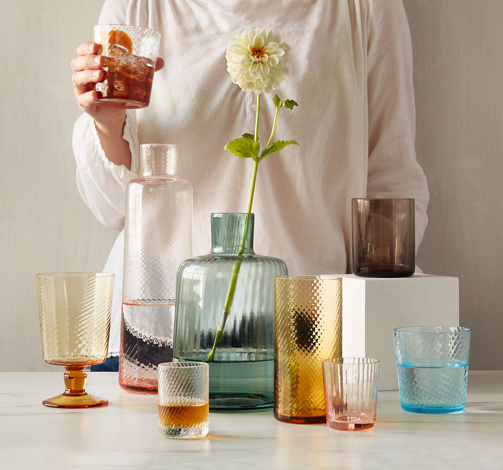 Low Carafe Pleat
