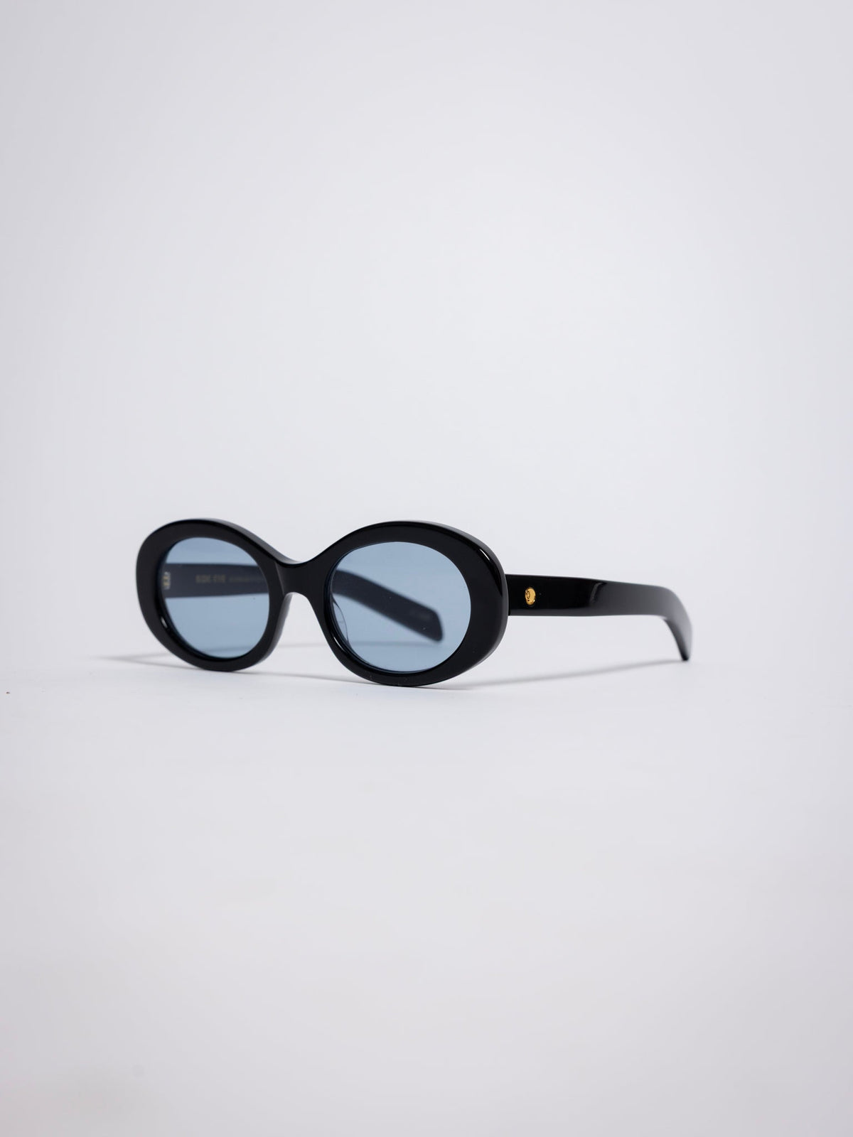 [variant:Black / Blue]
