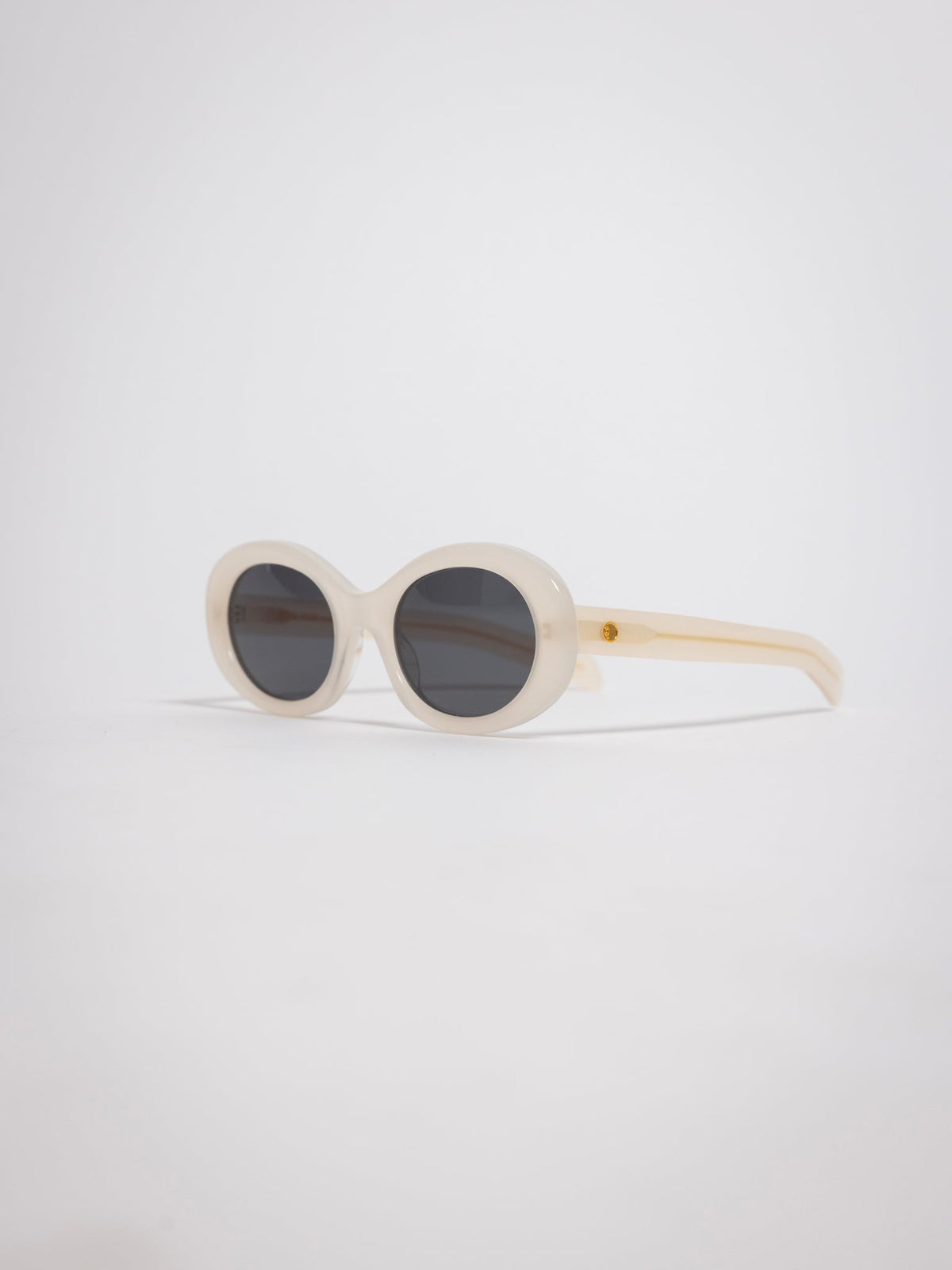 [variant:White]