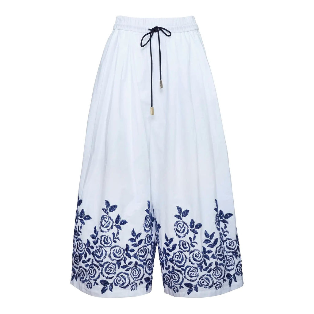 whisper-pant-white-rose-fence