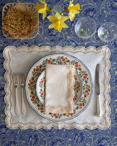 Emilia Scallop Embroidered Placemat