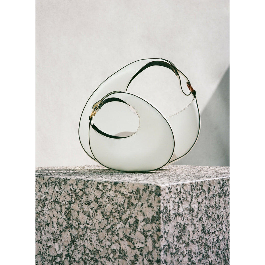 Ostra Micro in Off White with Gold Ring
