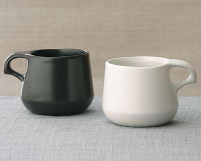 Bennington Potters Original Mug (2 white, 2 black)
