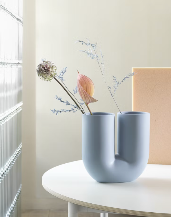 BLLUE Kink Vase