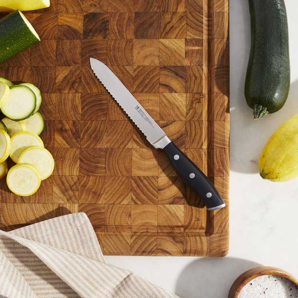 Black Wüsthof Classic Serrated Utility Knife, 5"