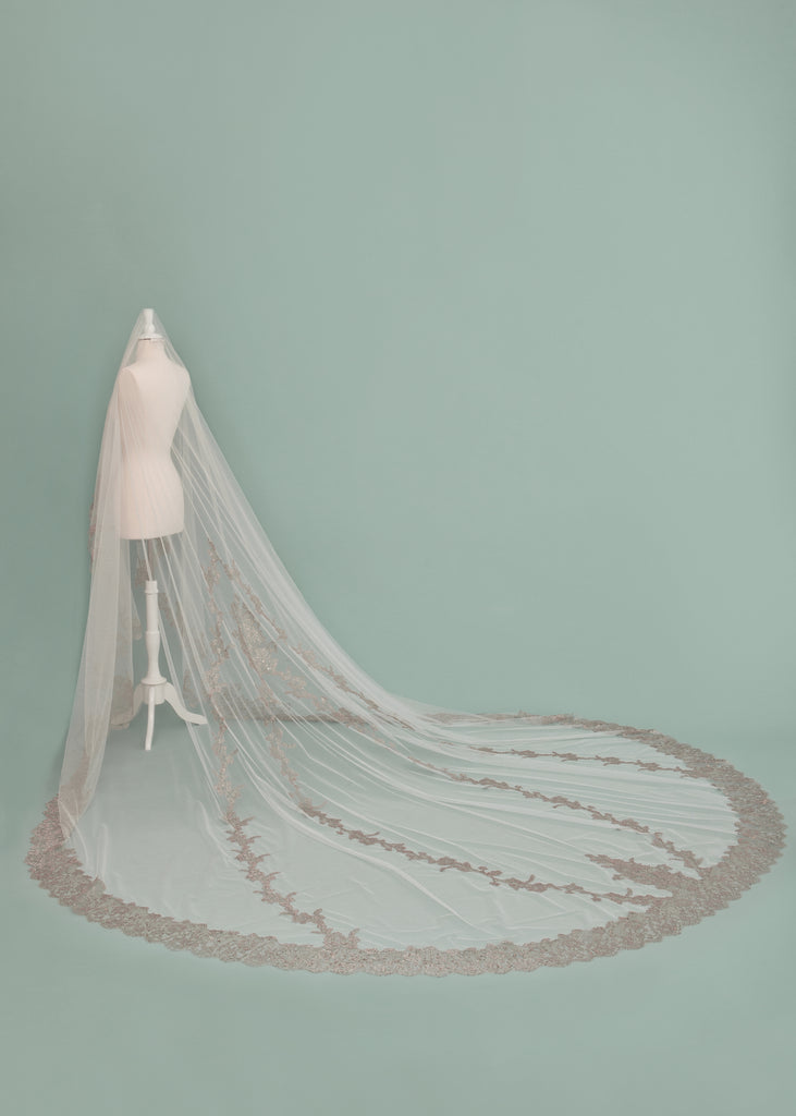 Beautiful wedding veils with crystals_MARGAUX ivory long veil with