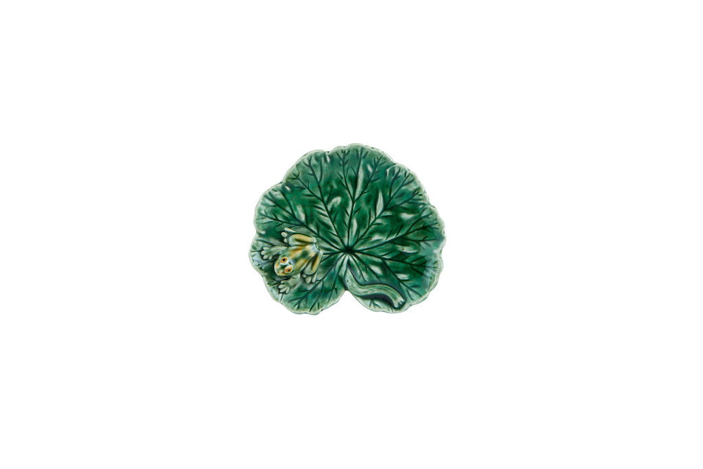 Top view of Countryside Geranium Leaf with Frog showcasing a green leaf shape and sitting frog on a white background