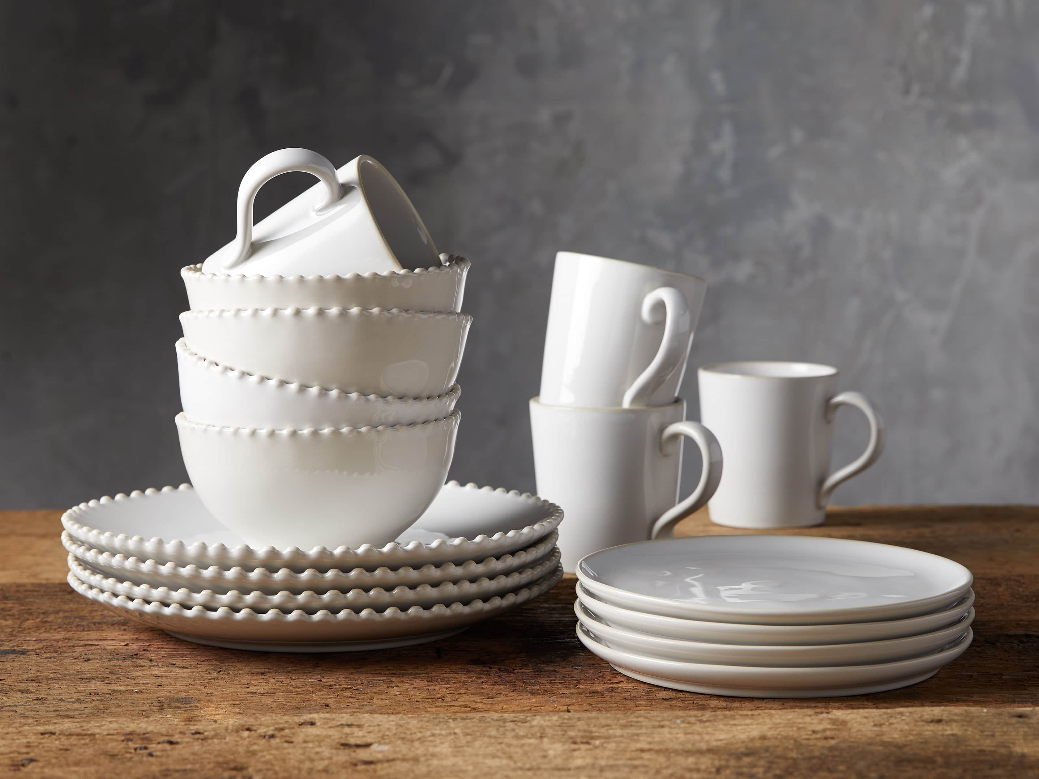 Avignon White Dinnerware (Set of 16)