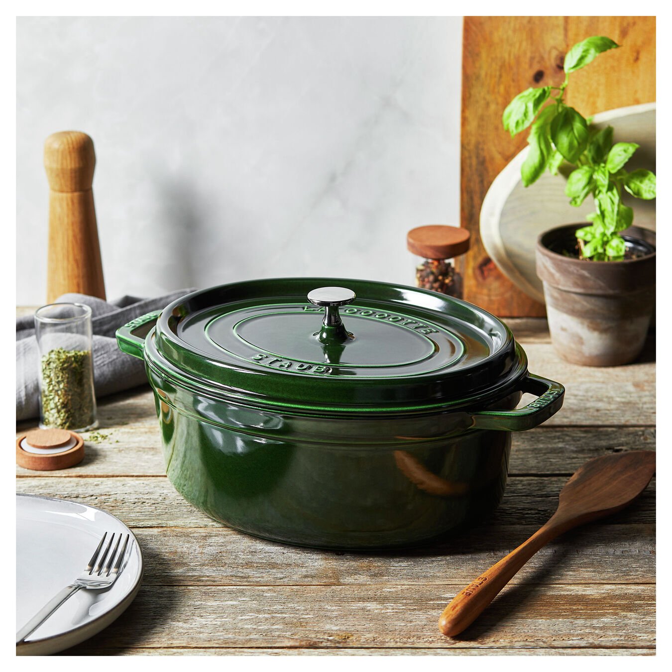 Staub La Cocotte5.75 qt, oval, Cocotte, basil
