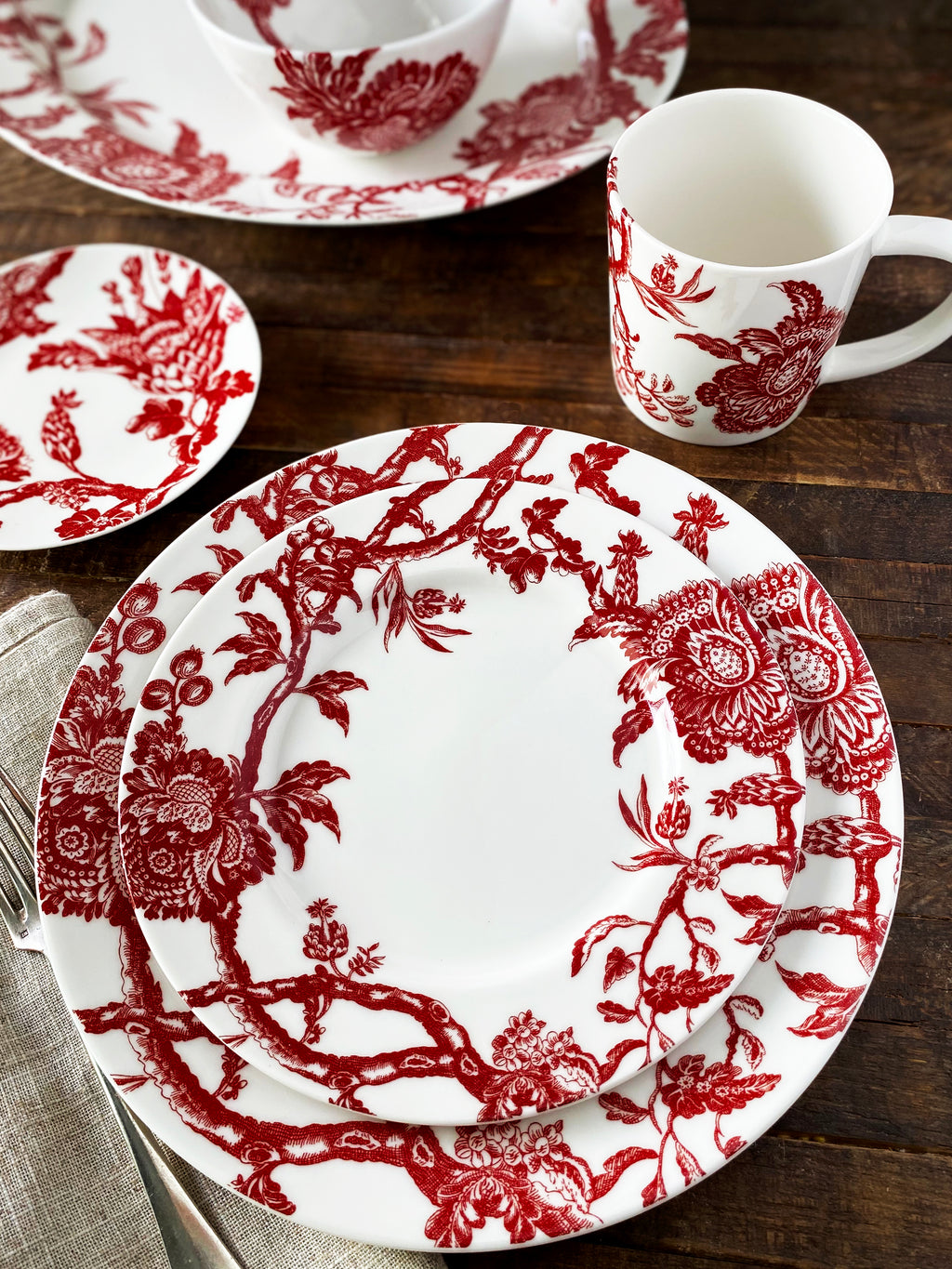 Arcadia Crimson Place Setting, Set of 4