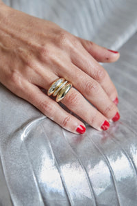 Small Balloon Ring with Ascending White Diamonds