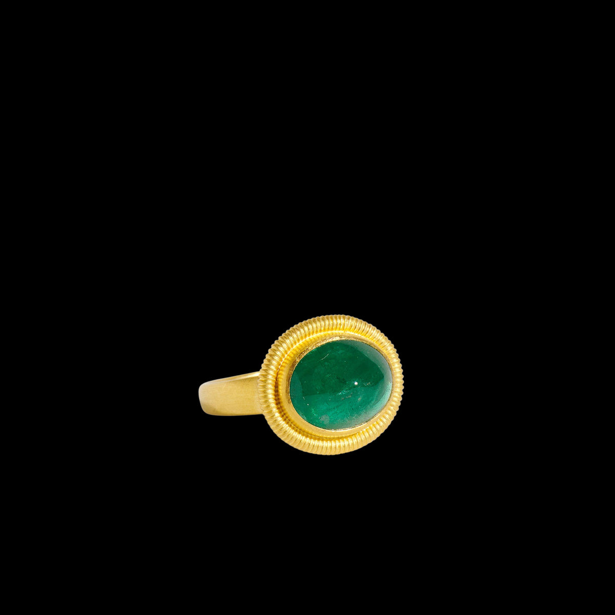 Likhit Emerald Ring