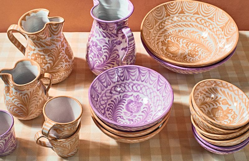 Casa Melocoton Medium Bowl with Hand-painted Designs