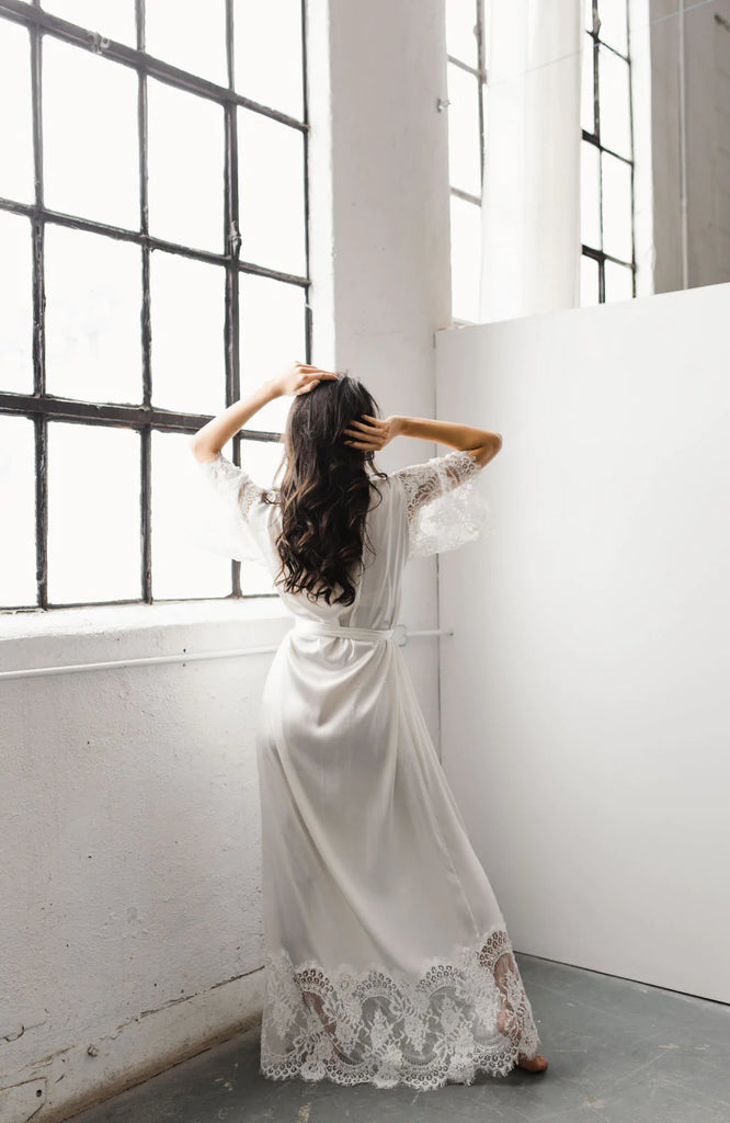 Long white 2025 robe for bride