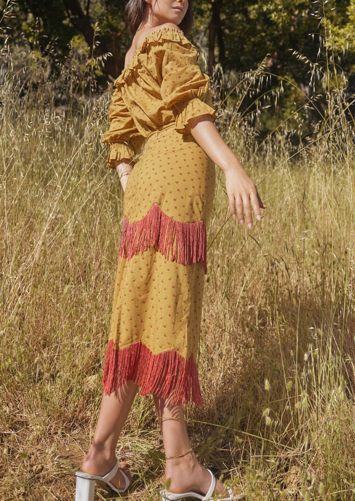 Carter Scalloped Fringe Skirt in Honeycomb Mini Rose Floral