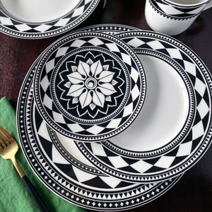 Fez Rimmed Dinner Plate in Black