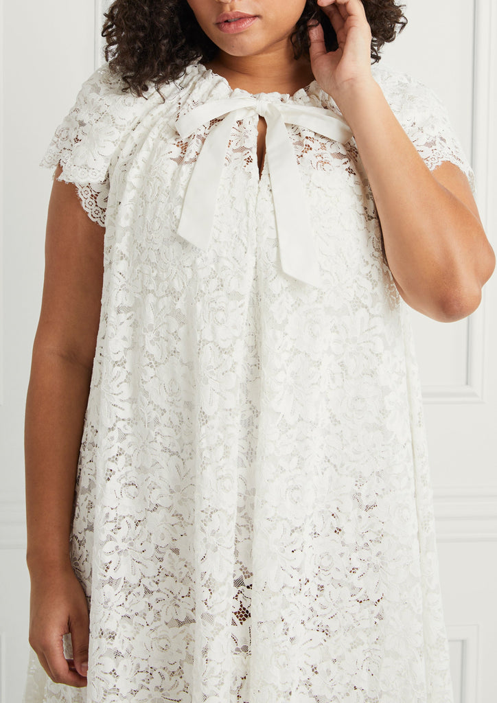 Hayley is 5'10" and wears a size XL in the White Lace color:White Lace