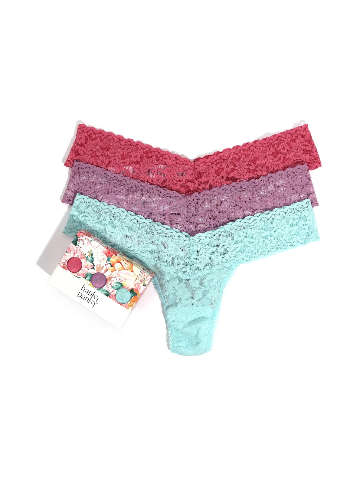 3-Pack Signature Lace Low Rise Thongs in Printed Box