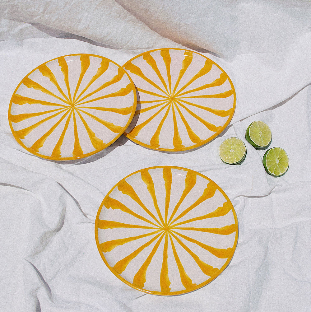 Salad plate with candy cane stripes - Pomelo casa