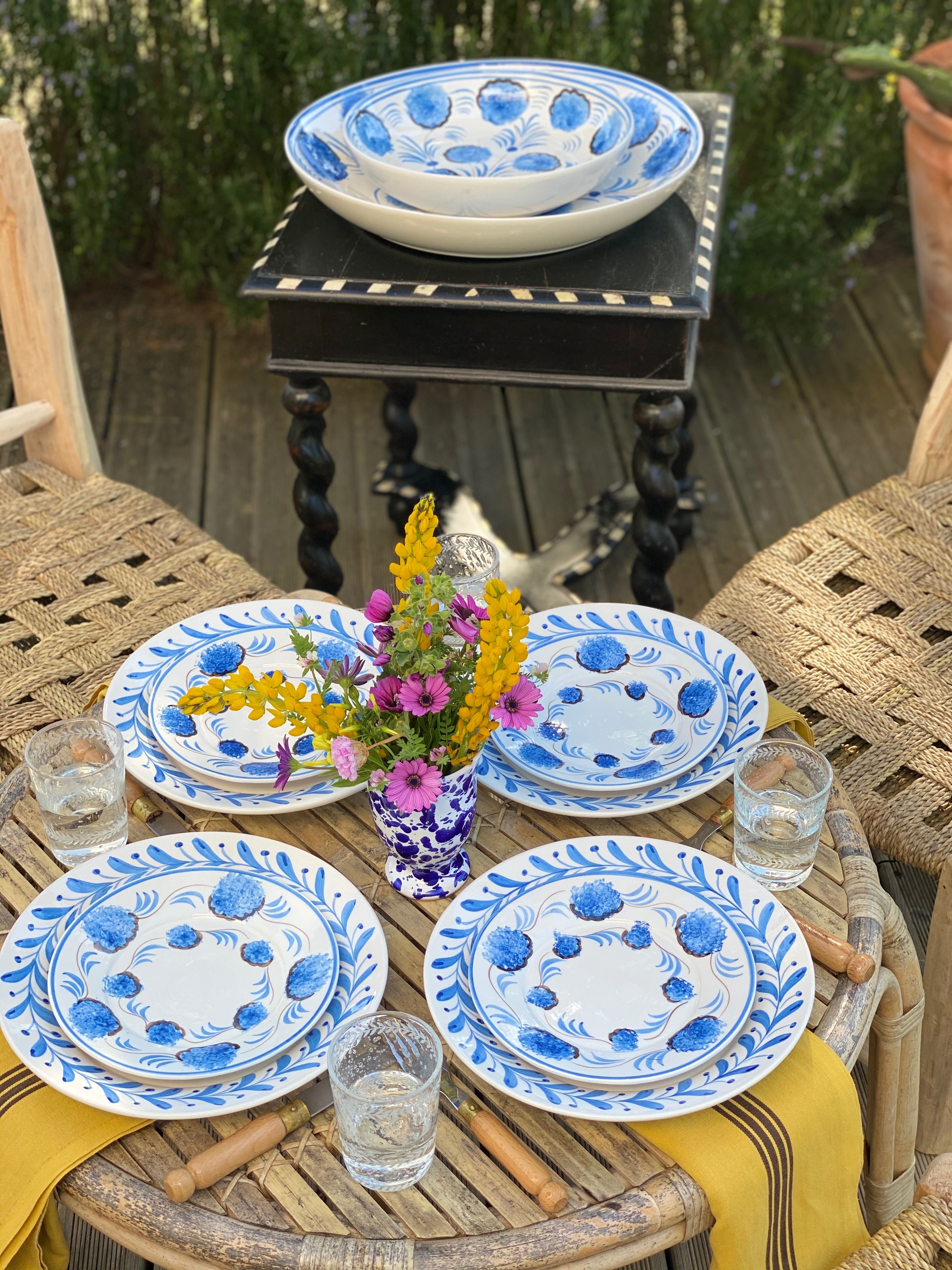 アンティークブルーフラワープレート Blue Flower Dessert Plate | Over The Moon
