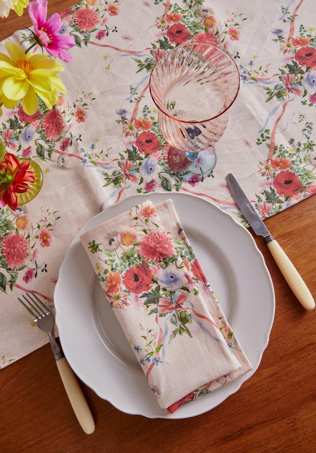 Garden Bouquet Linen Runner