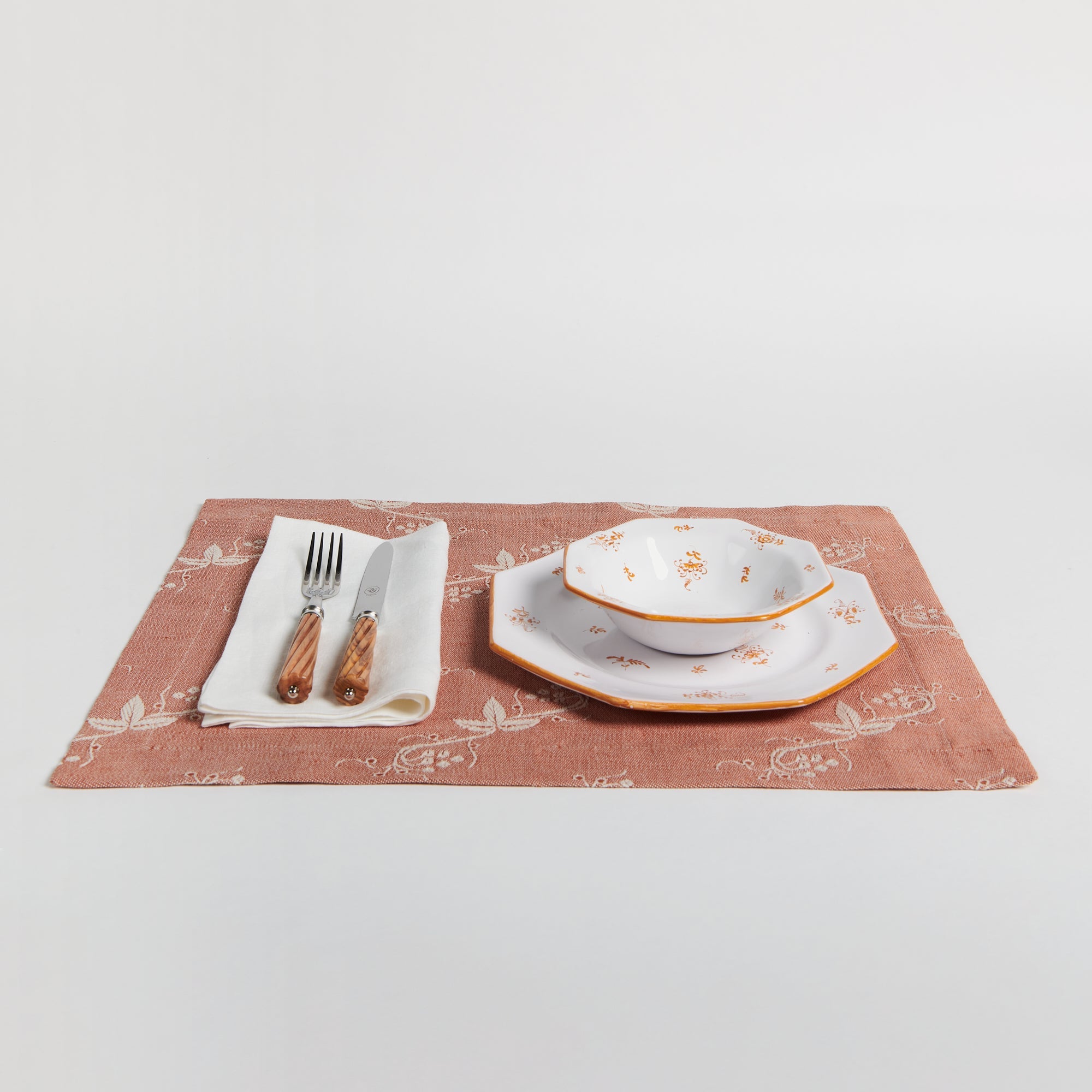 Vigne Rectangular Jacquard Placemat in Cognac