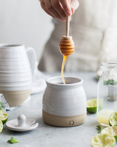 Beehive Honey Pot with Dipper