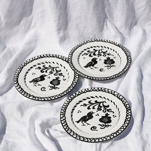 Casa Blanca & Negra Dinner Plate with Traditional Designs