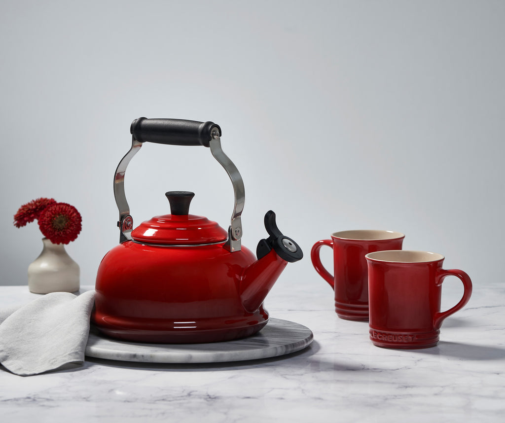 This has to be the cuuuuutest tea kettle i've ever seen, i am