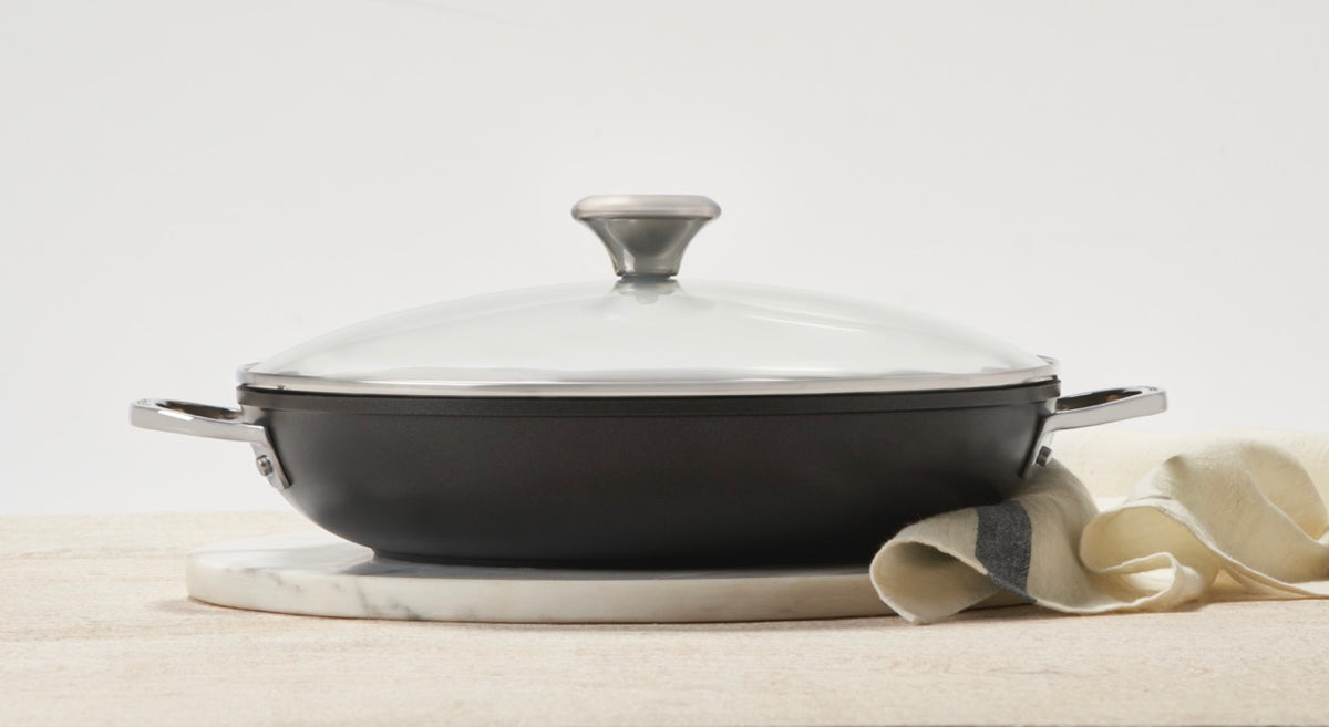 Toughened Nonstick PRO 4 qt. Shallow Casserole & Braiser with Glass Lid