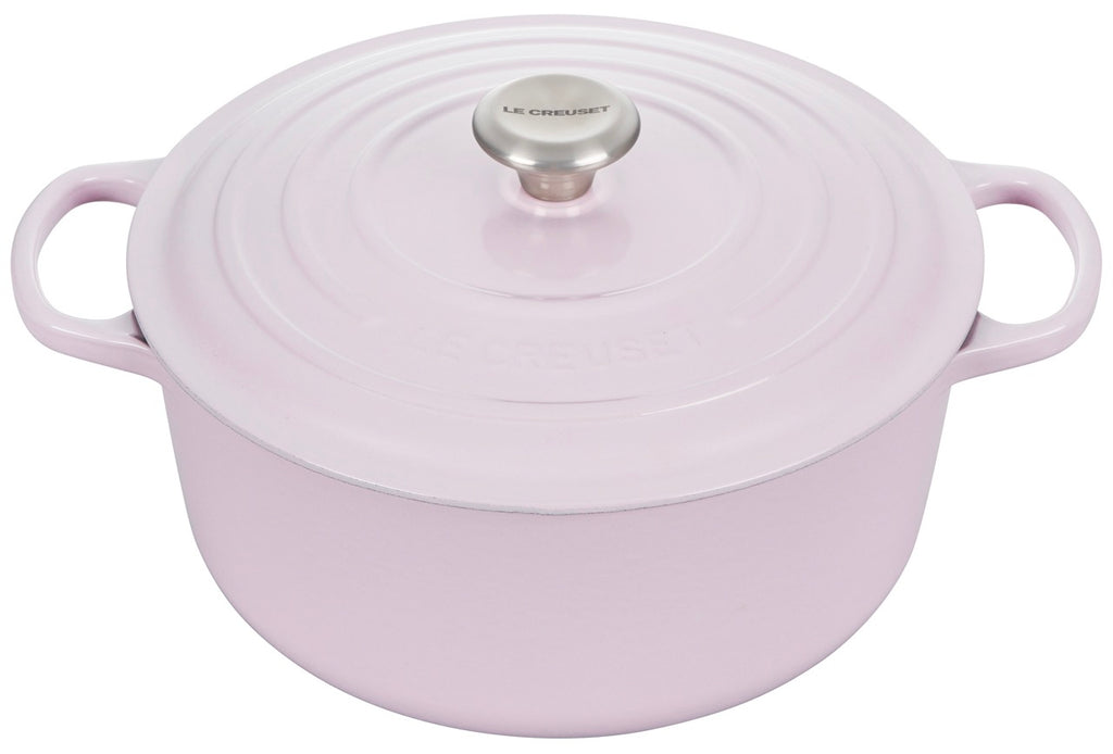 Le Creuset Signature Round Dutch Oven Review: Where Style Meets Substance