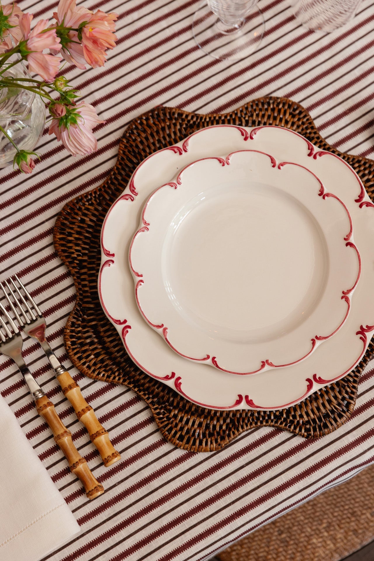 Scalloped Rattan Placemat in Brown