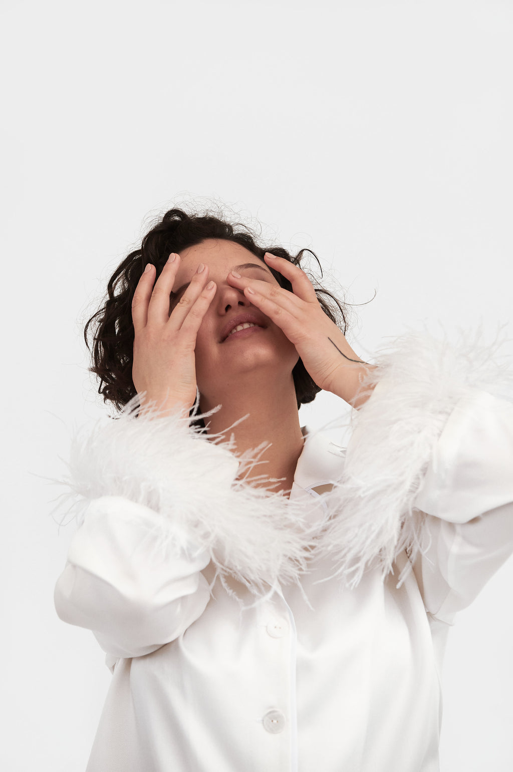 Party Pajama Set with Double Feathers in White