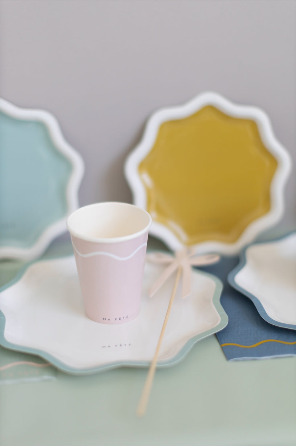 Signature Paper Cups in Pink & Mint