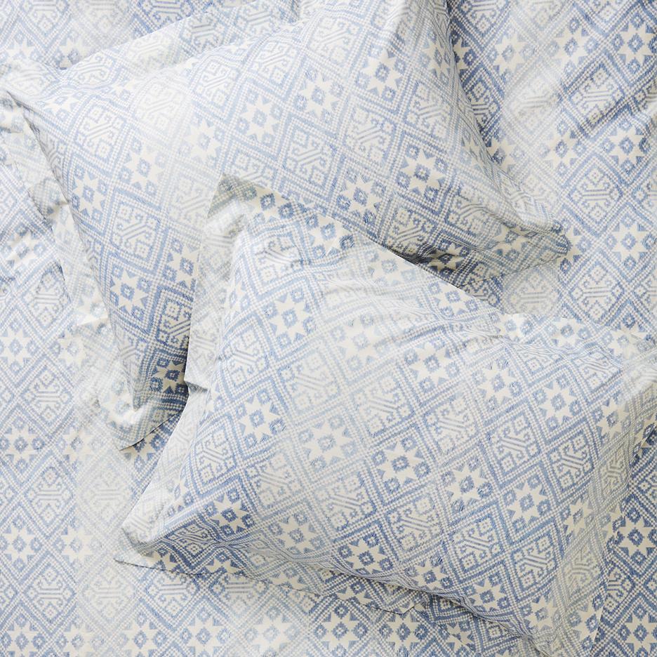 Light Star Muong Sheet Set with Pillowcases, Set of 7