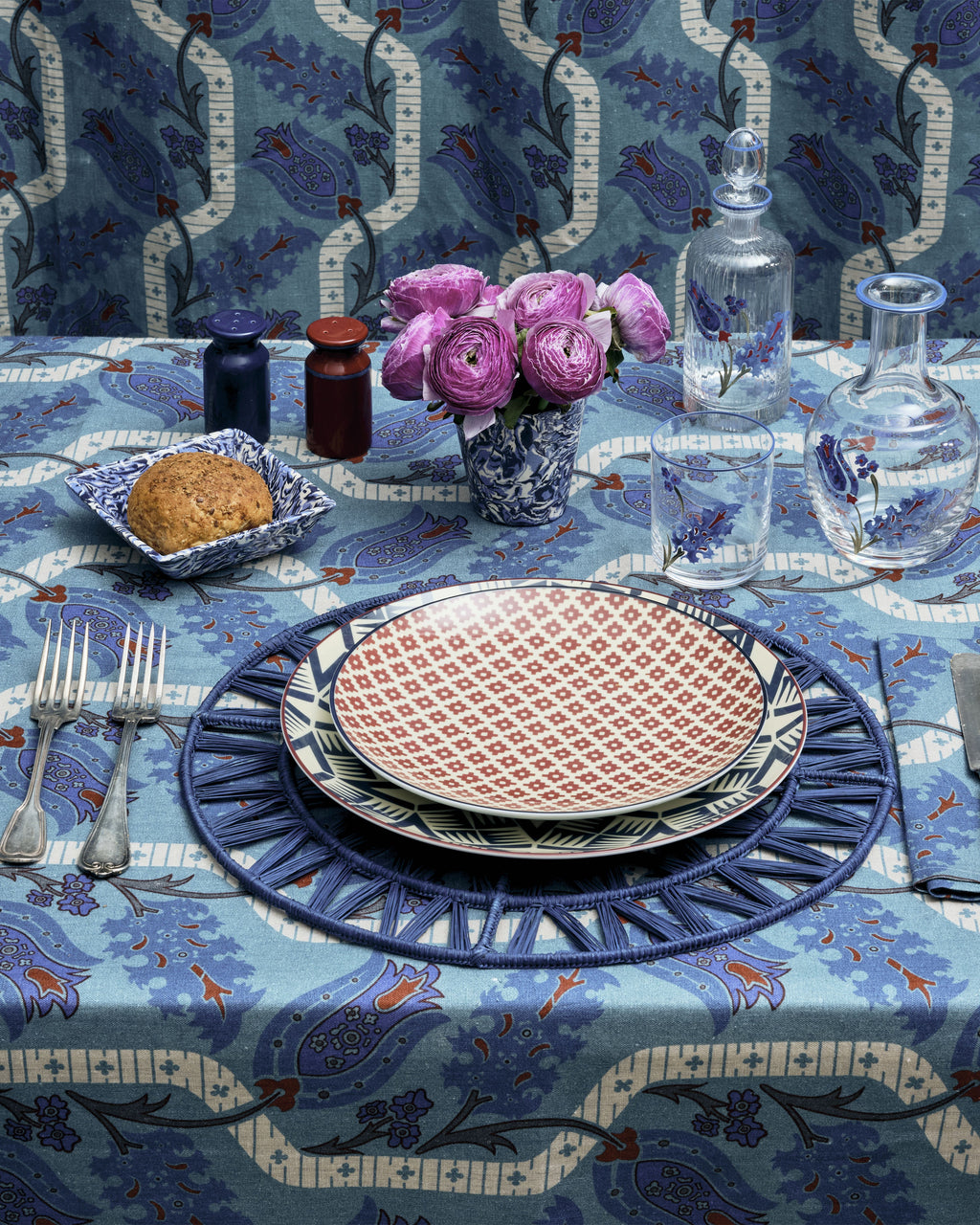 David Hicks Woven Placemat in Blue