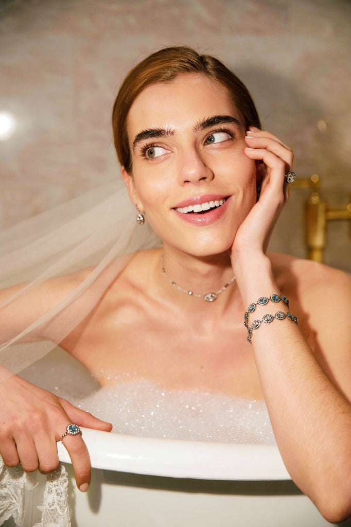 Lexie Choker in White Topaz
