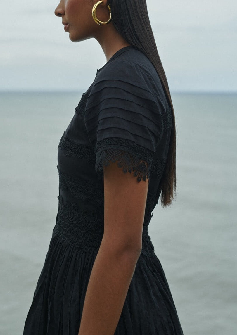 WAIMARI CAMILA DRESS BLACK | Over The Moon