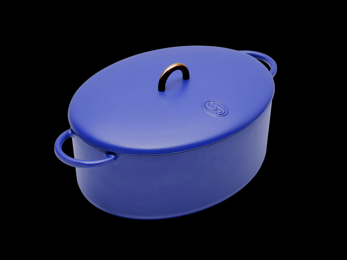 Enameled cast-iron Dutch oven in blueberry blue - main