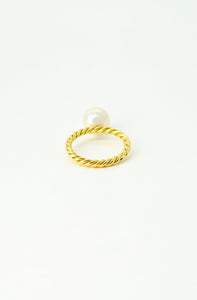 Akoya Pearl Gold Twisted Ring