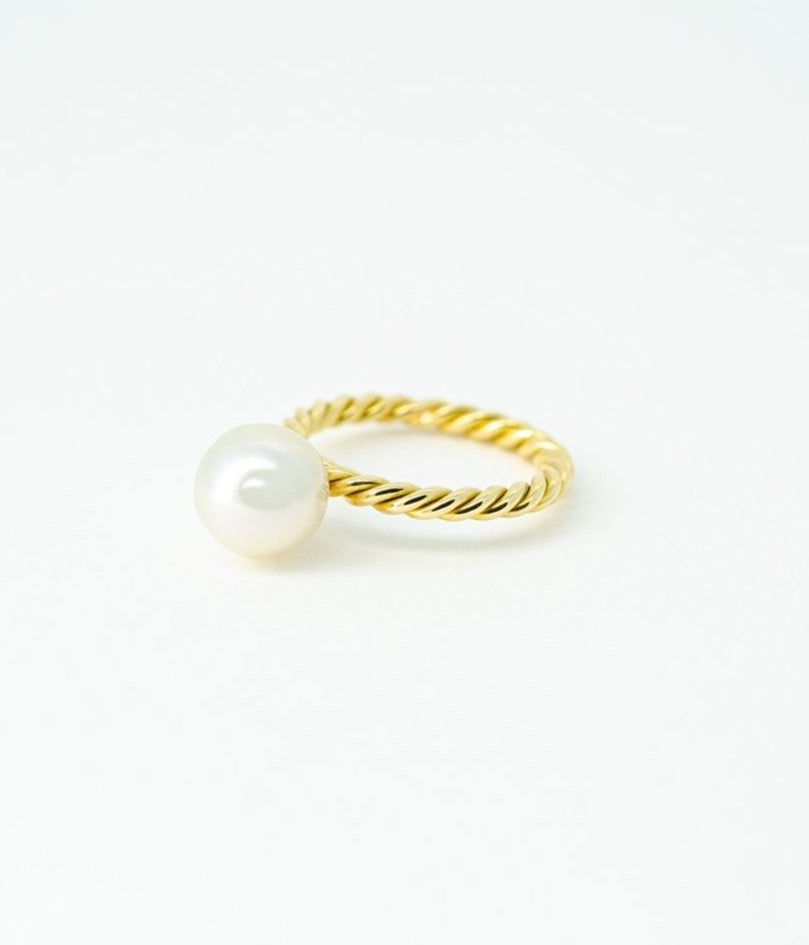 Akoya Pearl Gold Twisted Ring