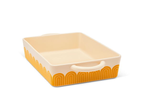 Casserole Dish in Color Taffy (Pink)
