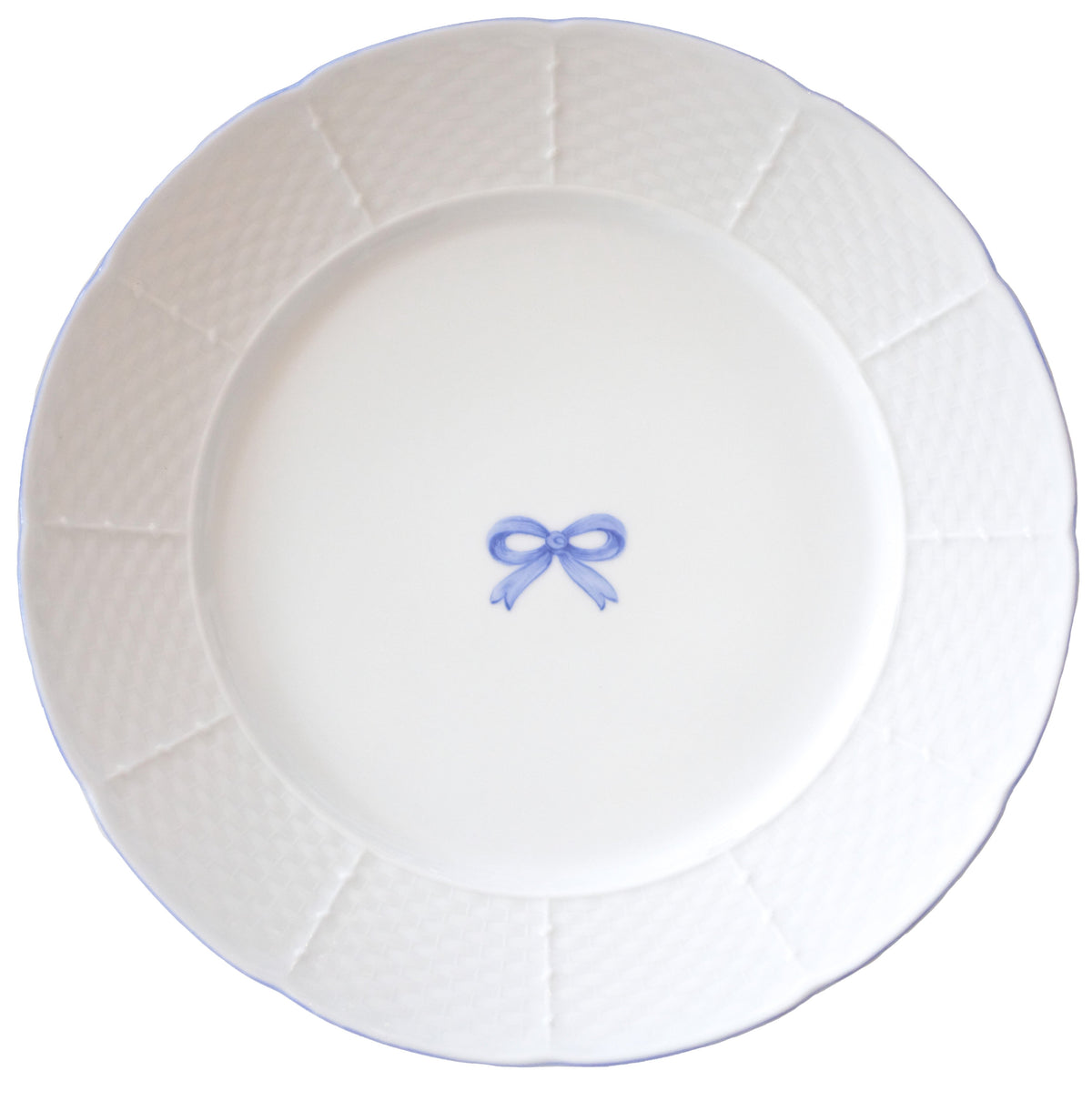 Basket Weave Dinner Plate in Bow