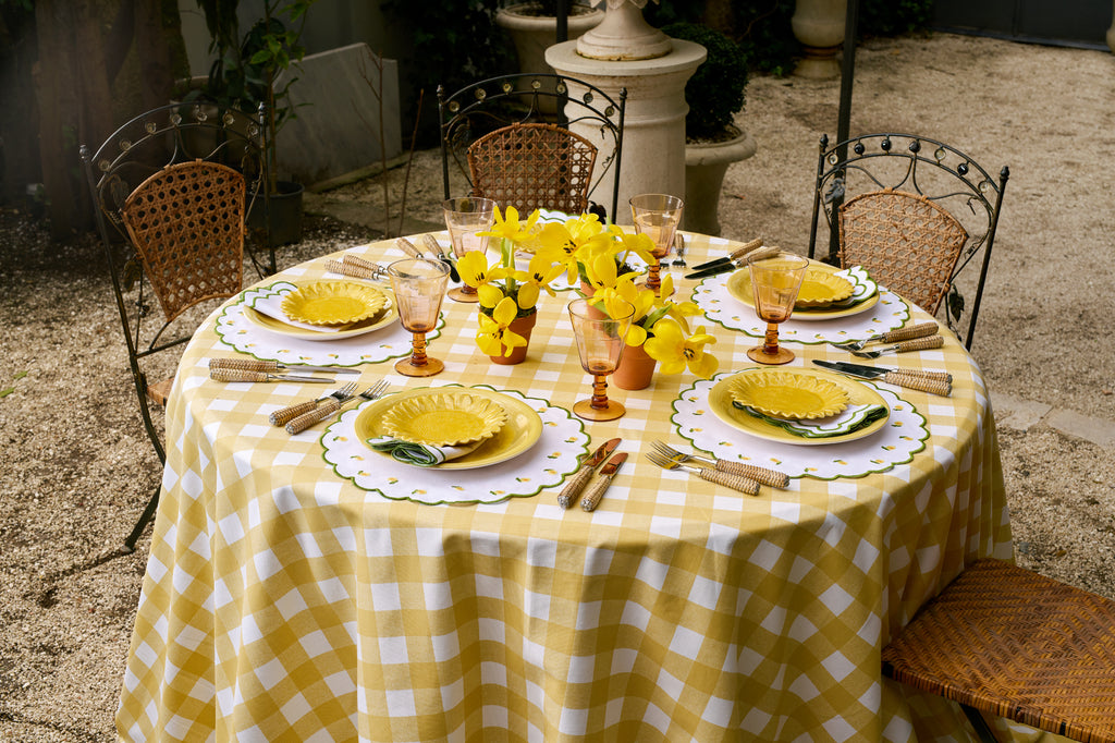 Daisy Placemat and Napkin Set in White