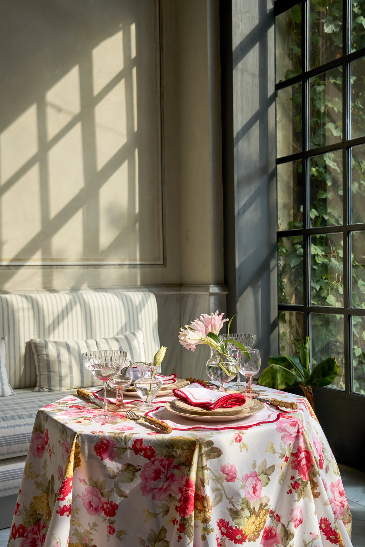 Morgan Placemat and Napkin Set in Pink