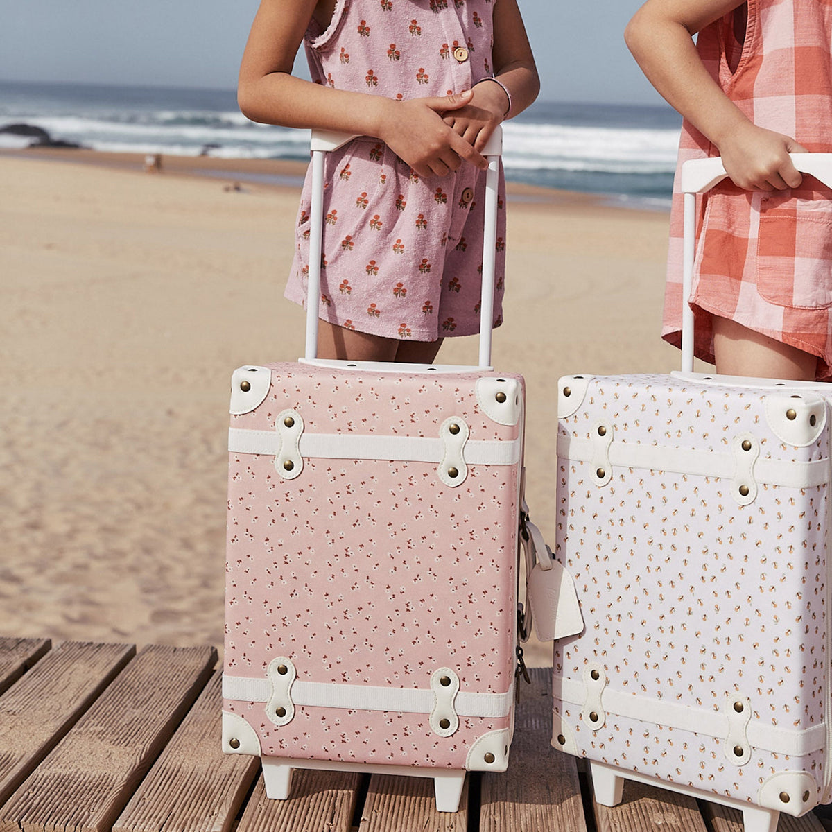 See-Ya Suitcase in Pink Daisies